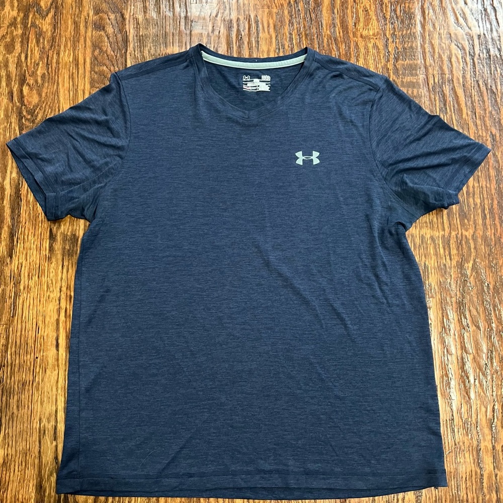 Men’s Under Armour dri-fit tee